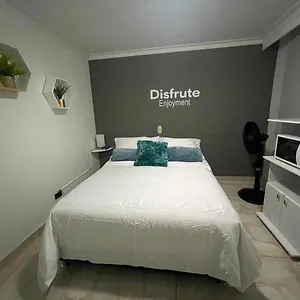 https://nuevo-y-comodo-alojamiento-laureles-habitacion-privada.colombiamedellinhotels.com